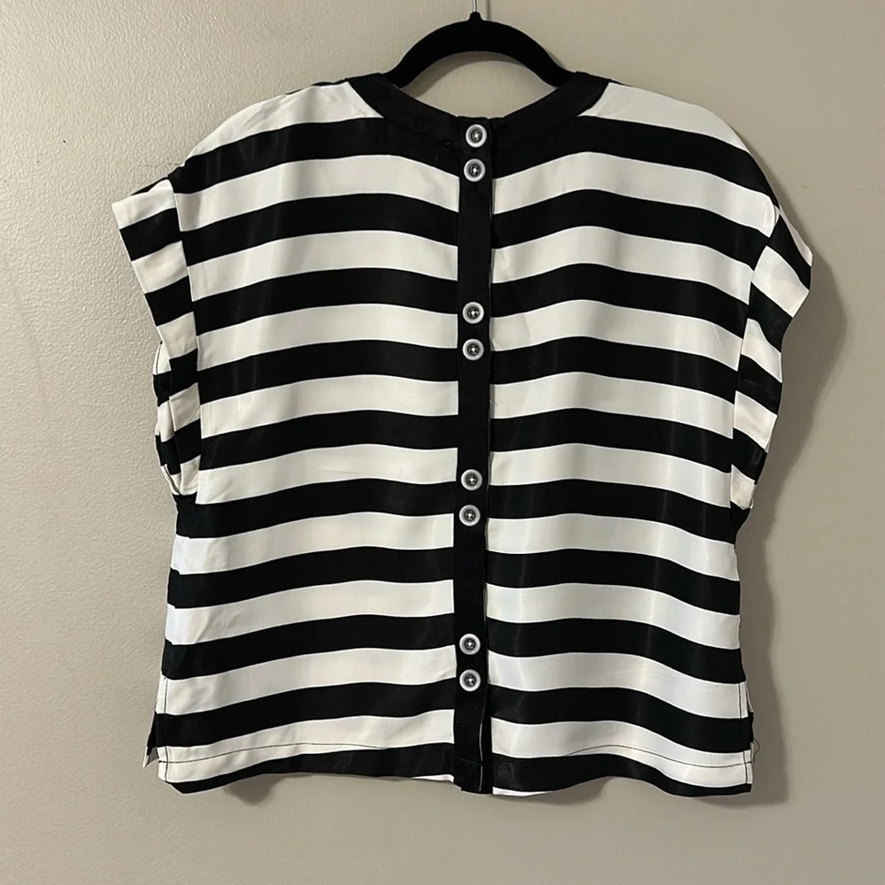 Anthropologie Maeve Batwing Button-Back Tee Top Black & White Striped Sz Small - Picture 4 of 9